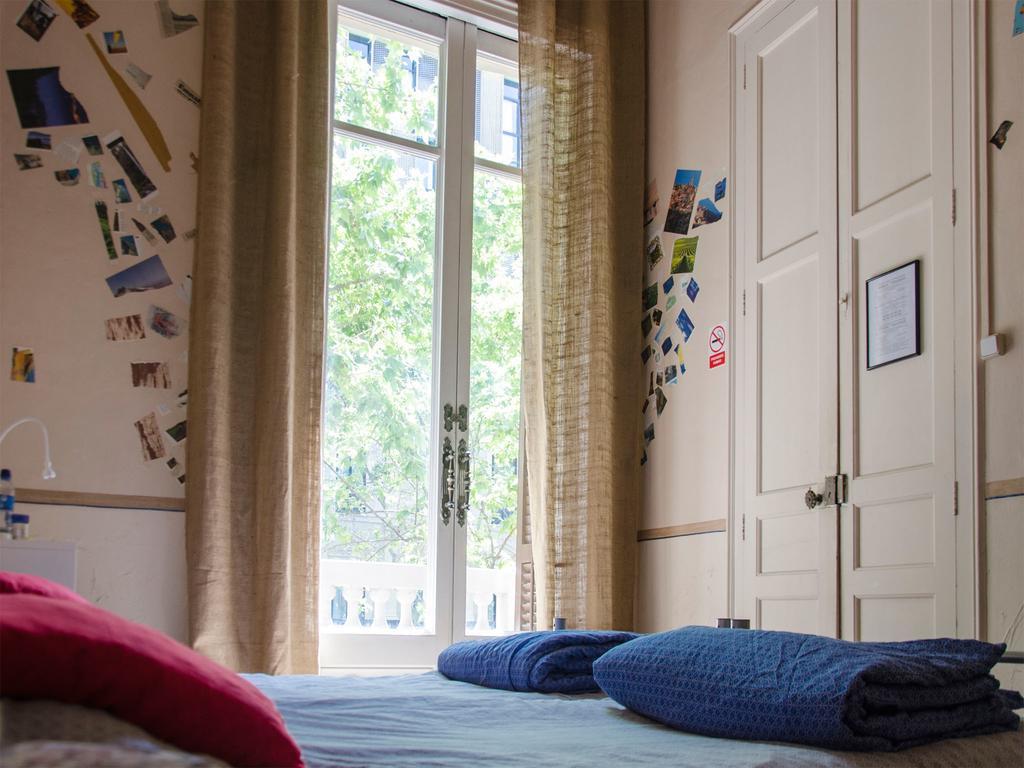 Bed & Art Barcelona Hostel Room photo