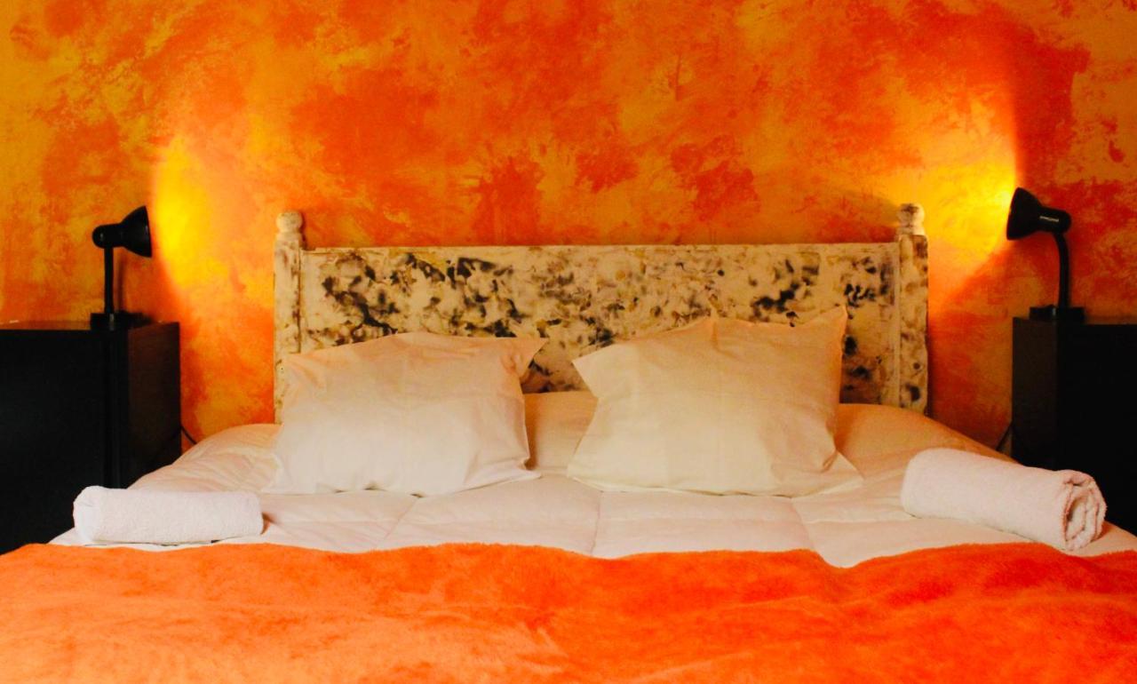 Bed & Art Barcelona Hostel Exterior photo